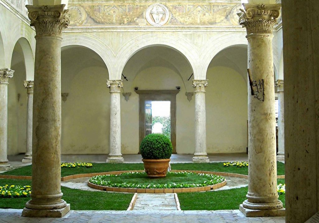 cortile-di-Palazzo-Piccolomini2-1